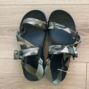 New women’s Chacos